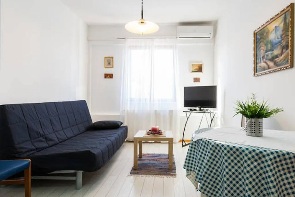 Apartments Marija ビビニェ 0*,